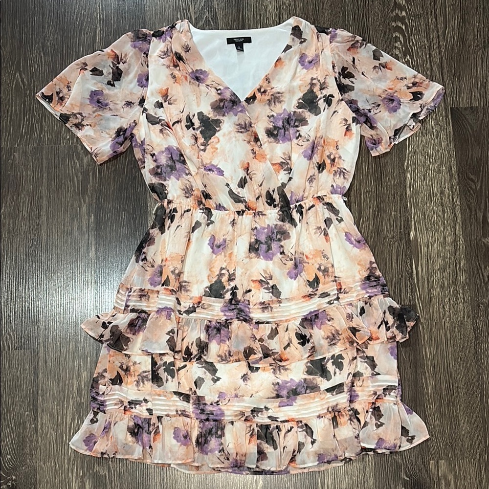 Simply Vera Wand dress white floral print ruffled tiered chiffon lined size Med